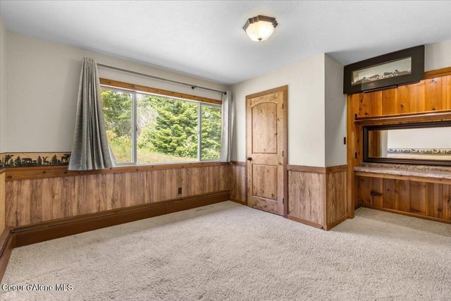 5239 E DODD RD, Hayden, ID 83835