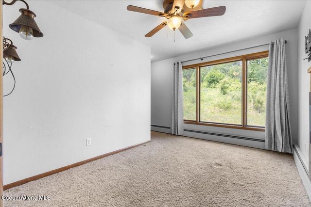5239 E DODD RD, Hayden, ID 83835