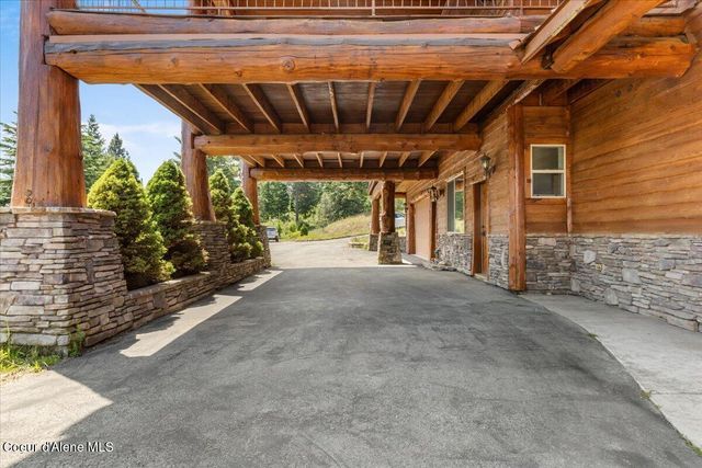 5239 E DODD RD, Hayden, ID 83835