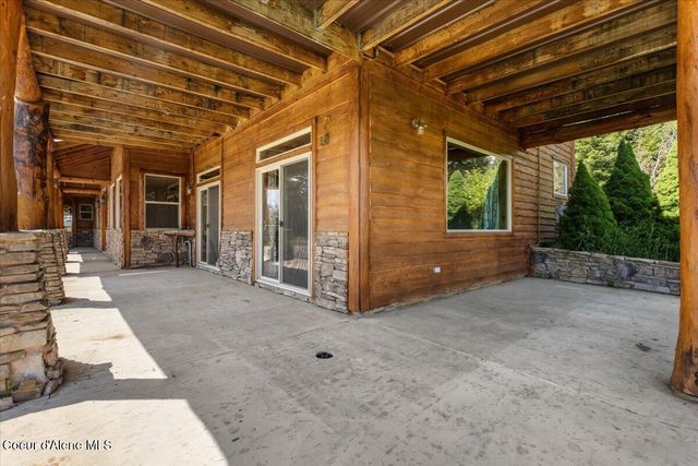 5239 E DODD RD, Hayden, ID 83835