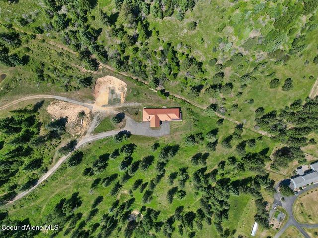 5239 E DODD RD, Hayden, ID 83835