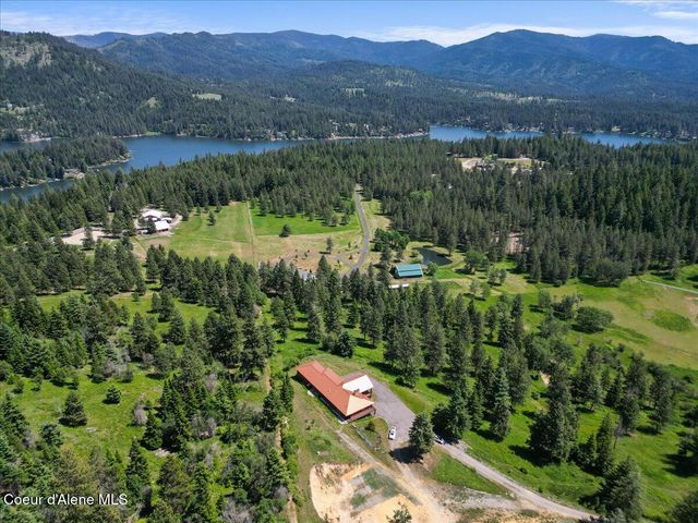 5239 E DODD RD, Hayden, ID 83835