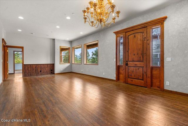 5239 E DODD RD, Hayden, ID 83835