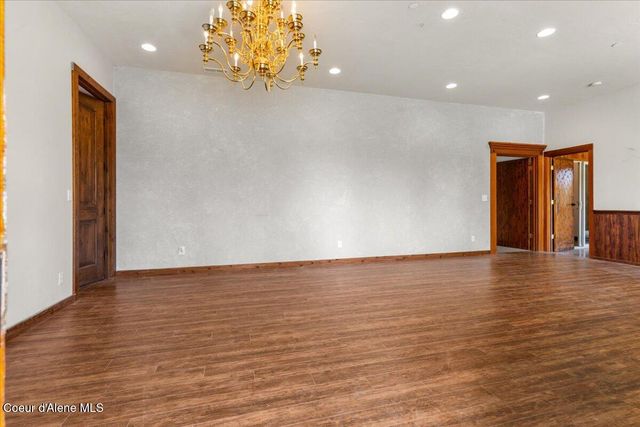 5239 E DODD RD, Hayden, ID 83835