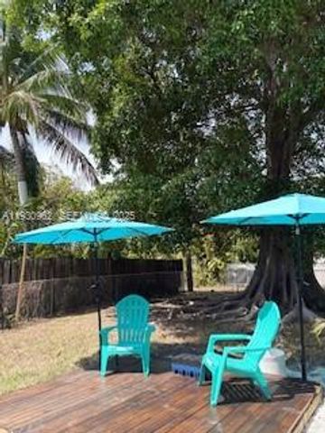 1385 NE 133rd St -, North Miami, FL 33161