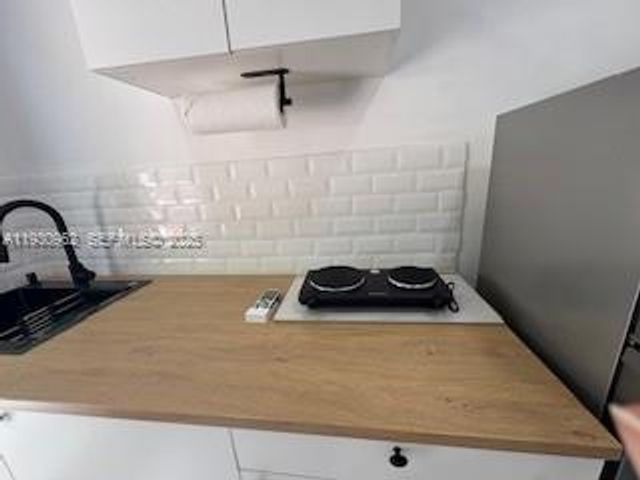 1385 NE 133rd St -, North Miami, FL 33161