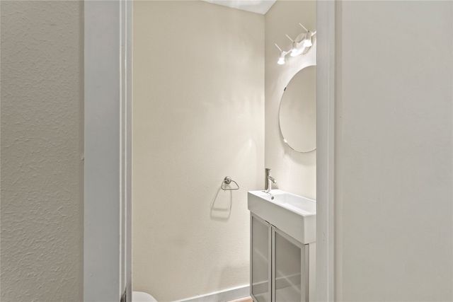 6706 Kingsbury Drive, Dallas, TX 75231