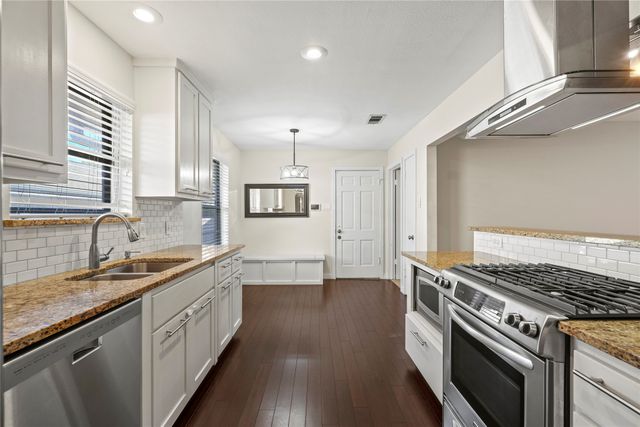 6706 Kingsbury Drive, Dallas, TX 75231