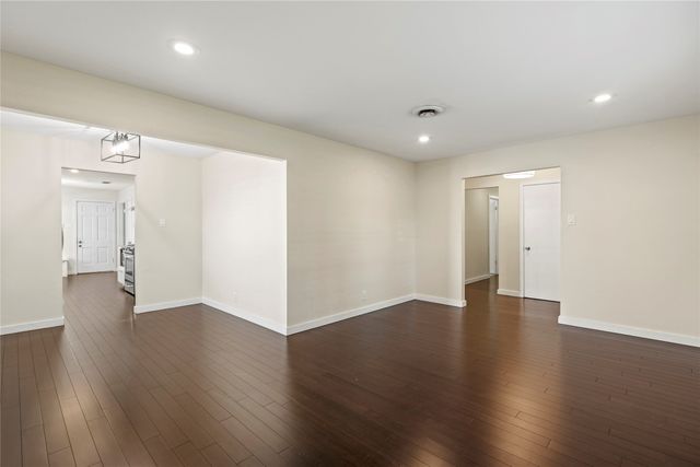 6706 Kingsbury Drive, Dallas, TX 75231