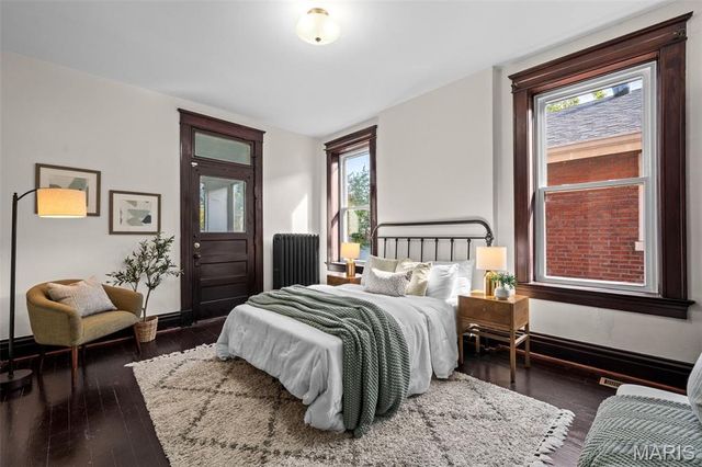 4623 Rosa Avenue, St Louis, MO 63116