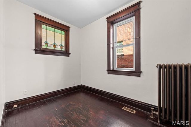4623 Rosa Avenue, St Louis, MO 63116