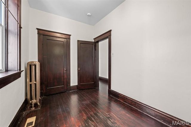 4623 Rosa Avenue, St Louis, MO 63116