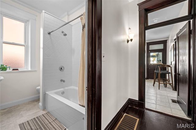 4623 Rosa Avenue, St Louis, MO 63116