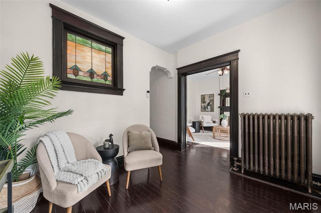 4623 Rosa Avenue, St Louis, MO 63116