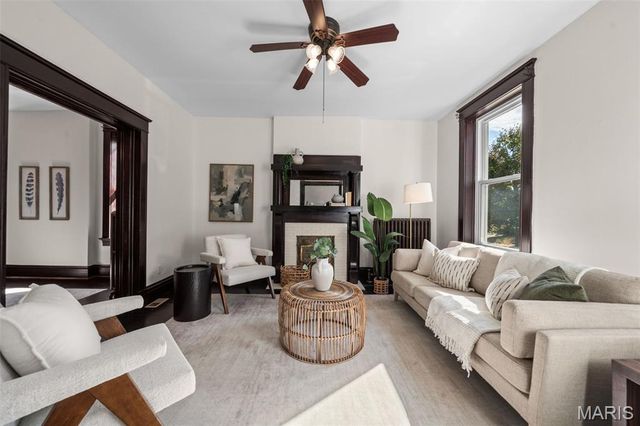 4623 Rosa Avenue, St Louis, MO 63116