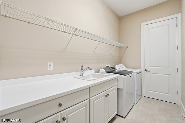 8665 Dilillo CT, Naples, FL 34119