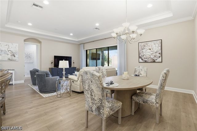 8665 Dilillo CT, Naples, FL 34119