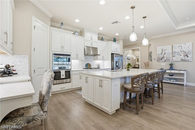 8665 Dilillo CT, Naples, FL 34119
