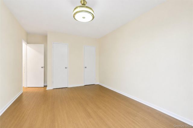 28-02 Parsons Boulevard 4E, Flushing, NY 11354