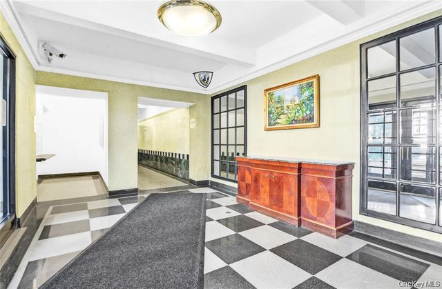 28-02 Parsons Boulevard 4E, Flushing, NY 11354