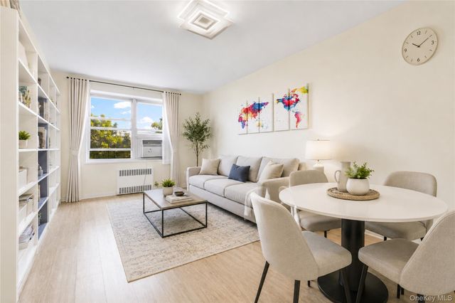 28-02 Parsons Boulevard 4E, Flushing, NY 11354