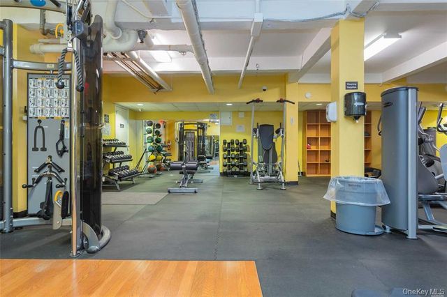 28-02 Parsons Boulevard 4E, Flushing, NY 11354