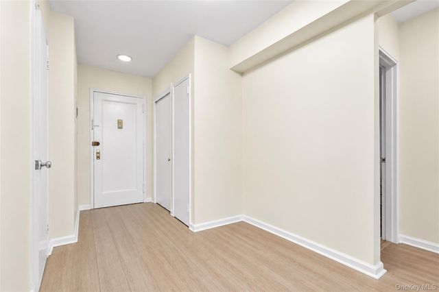 28-02 Parsons Boulevard 4E, Flushing, NY 11354
