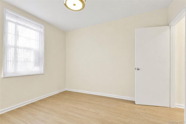 28-02 Parsons Boulevard 4E, Flushing, NY 11354