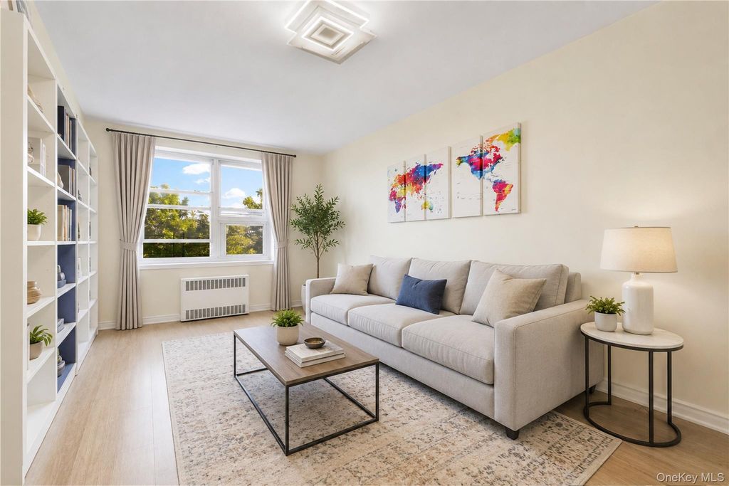28-02 Parsons Boulevard 4E, Flushing, NY 11354