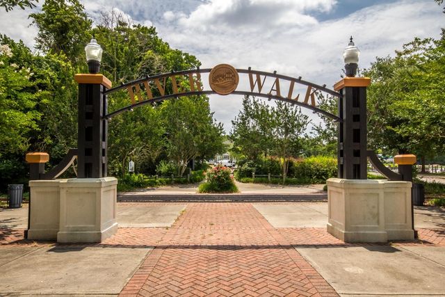 1215 Park Hill Dr., Conway, SC 29526