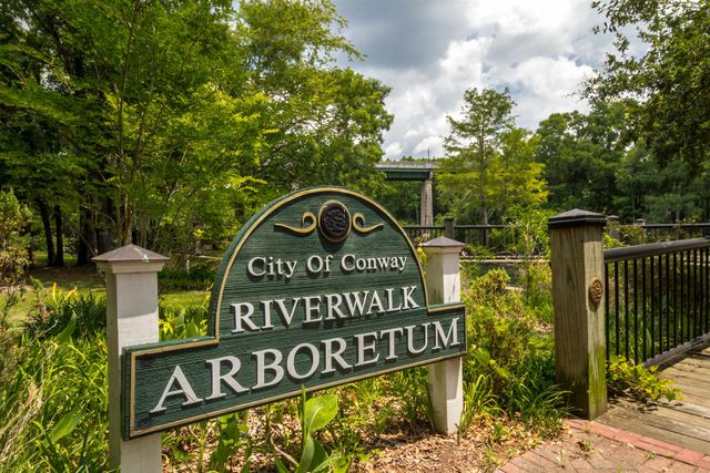 1215 Park Hill Dr., Conway, SC 29526