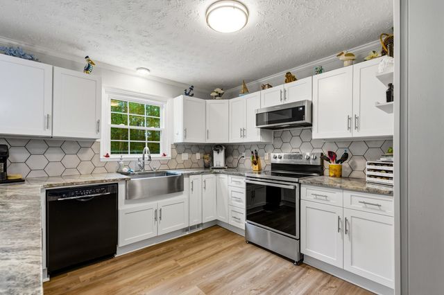 1215 Park Hill Dr., Conway, SC 29526