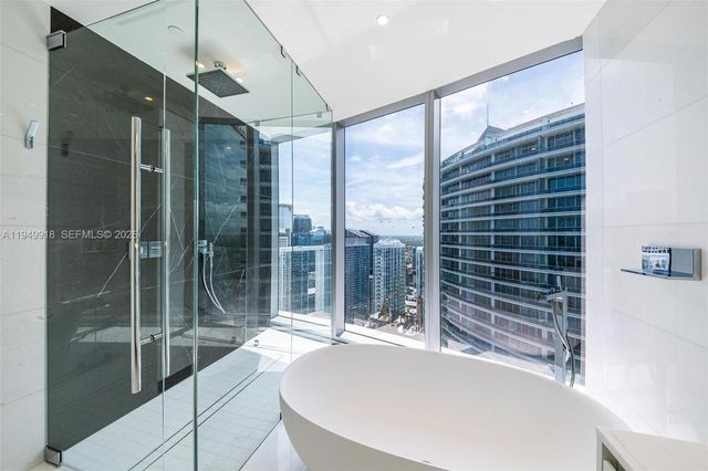 300 Biscayne Boulevard Way 4507W, Miami, FL 33131