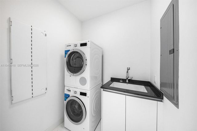 300 Biscayne Boulevard Way 4507W, Miami, FL 33131