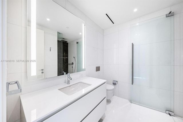 300 Biscayne Boulevard Way 4507W, Miami, FL 33131