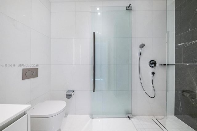 300 Biscayne Boulevard Way 4507W, Miami, FL 33131