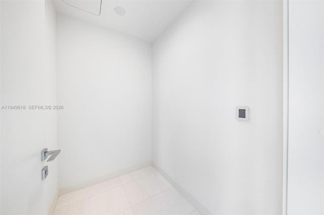 300 Biscayne Boulevard Way 4507W, Miami, FL 33131