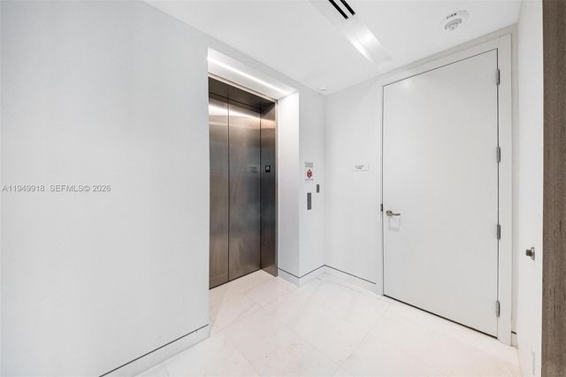 300 Biscayne Boulevard Way 4507W, Miami, FL 33131