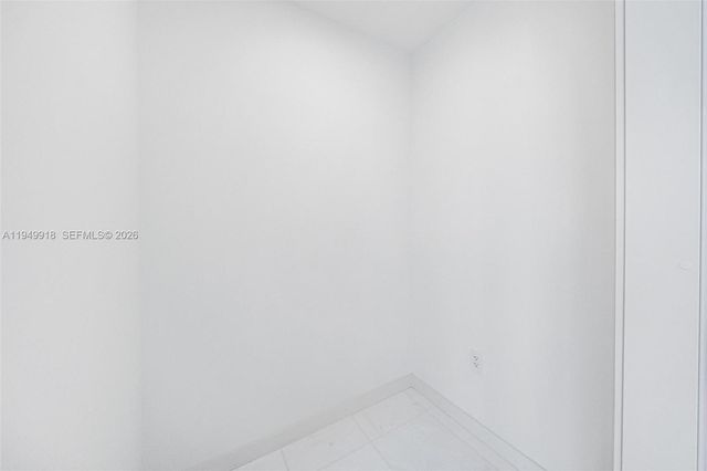 300 Biscayne Boulevard Way 4507W, Miami, FL 33131