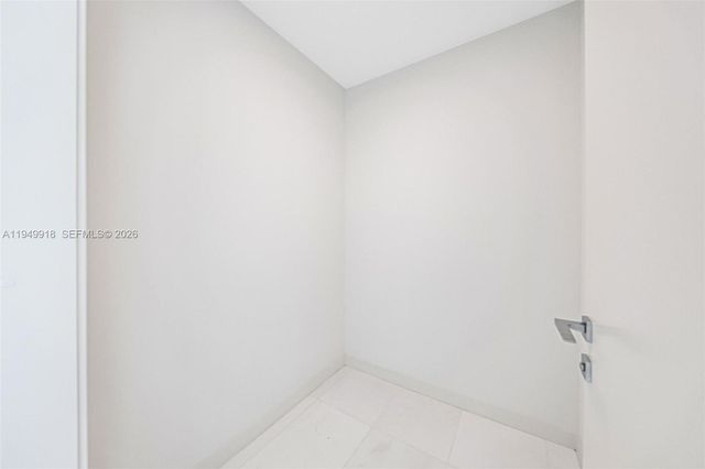 300 Biscayne Boulevard Way 4507W, Miami, FL 33131