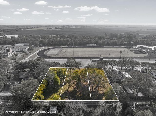 608 S Reagan Street, West, TX 76691