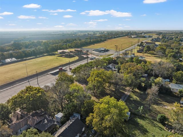 608 S Reagan Street, West, TX 76691