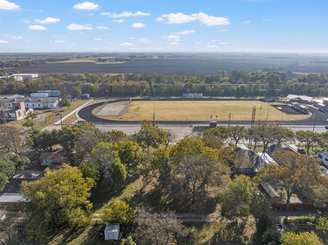 608 S Reagan Street, West, TX 76691