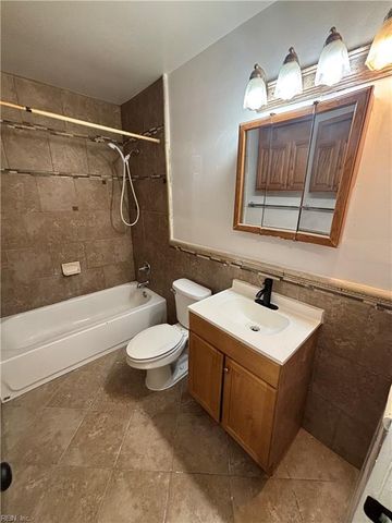1646 Darren CIR, Portsmouth, VA 23701