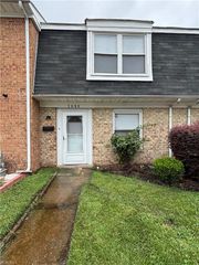 1646 Darren CIR, Portsmouth, VA 23701