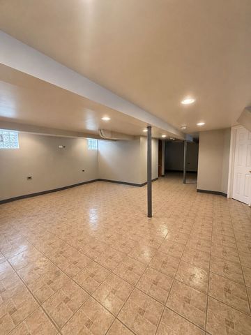 3725 W 80th Street, Chicago, IL 60652