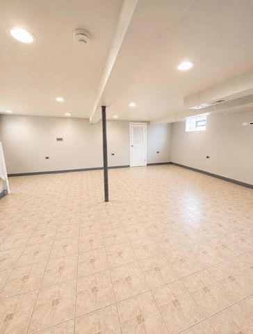 3725 W 80th Street, Chicago, IL 60652