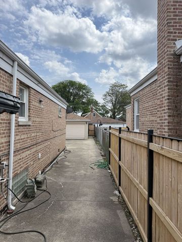 3725 W 80th Street, Chicago, IL 60652