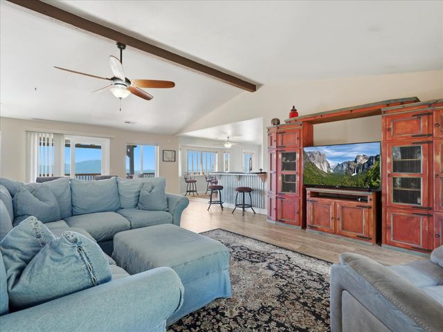 39380 Suncrest Court, Oakhurst, CA 93644