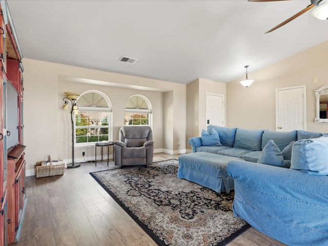39380 Suncrest Court, Oakhurst, CA 93644